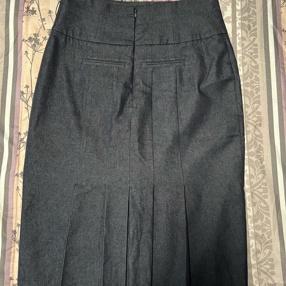 Skirt - Picture 2 of 2